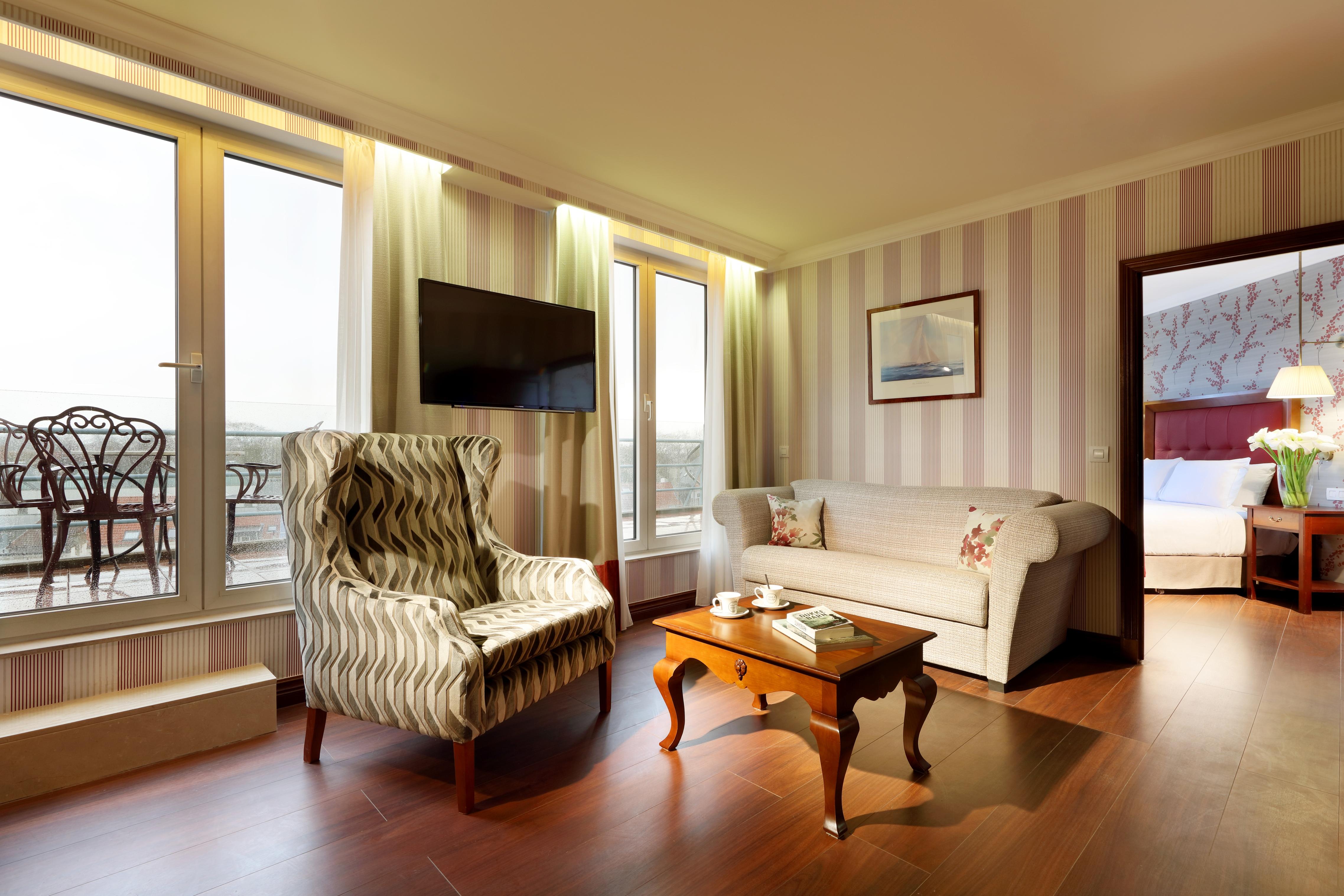 Eurostars Montgomery Brussel Bagian luar foto Suite