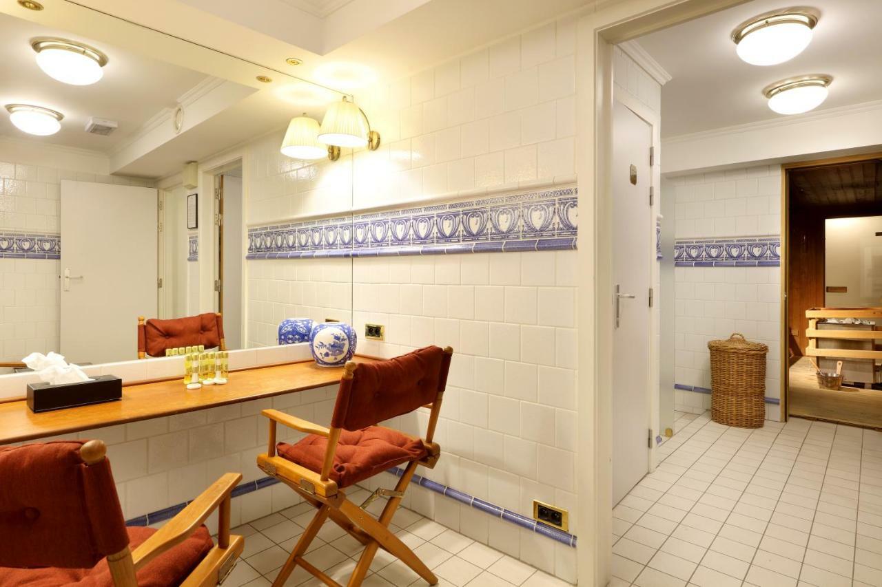 Eurostars Montgomery Brussel Bagian luar foto A dressing room at the National Theatre, London